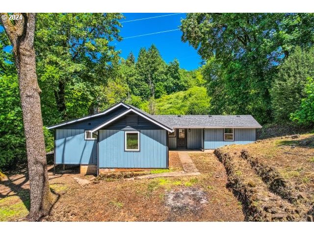 20064 South Central Point Road Oregon City, OR 97045 - Photo 5 of 34 a house view with a outdoor space