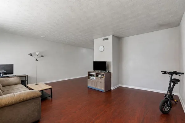 $67,900 | 2020 Continental Avenue, Unit 135, Tallahassee, FL 32304