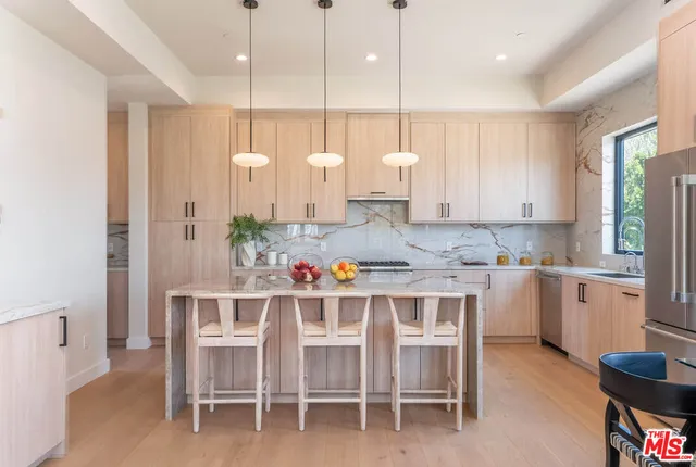 $2,595,000 | 1863 Barry Avenue, Los Angeles, CA 90025