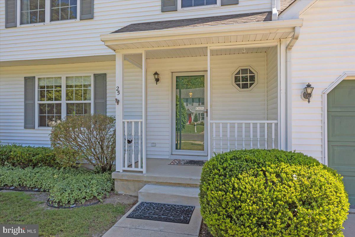 25 Country Club Road Pine Hill, NJ 08021 - Photo 5 of 40 a front view of a house