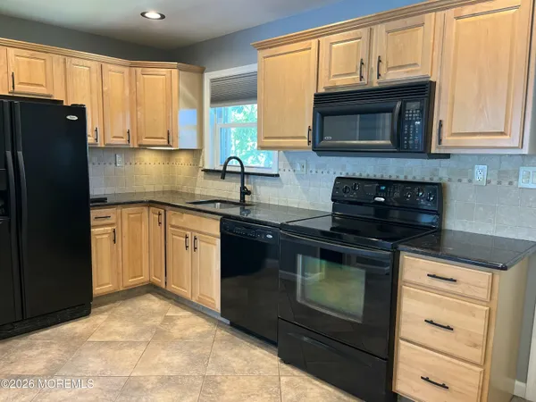 $2,675 | 53 Primrose Lane, Brick, NJ 08724