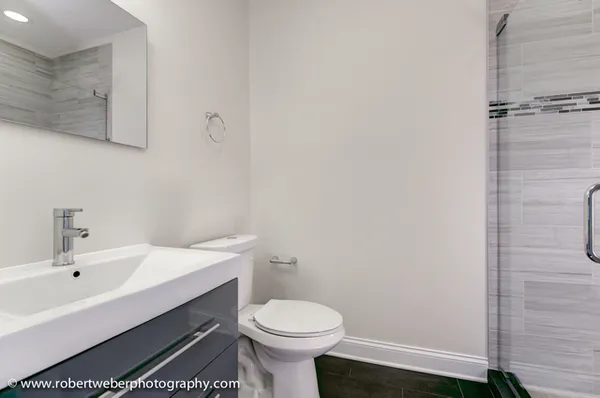 $3,300 | 2329 West Barry Avenue, Unit 2, Chicago, IL 60618