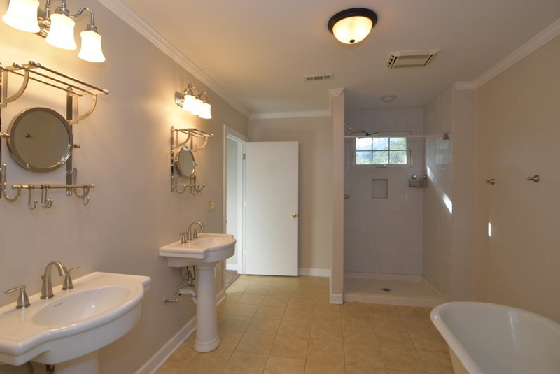 1407 Hickman Road Augusta, GA 30904 - Photo 27 of 42 Upstairs Full Bath