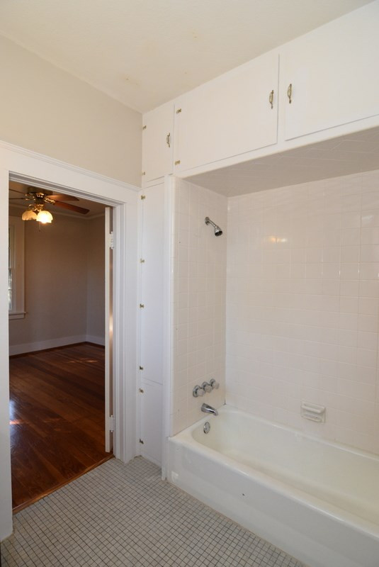 1407 Hickman Road Augusta, GA 30904 - Photo 34 of 42 2nd Full Bathroom (downstairs)