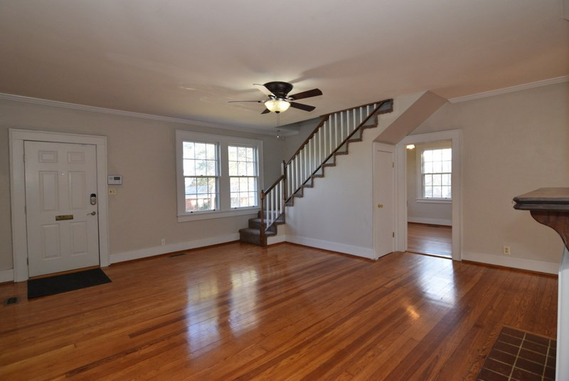 1407 Hickman Road Augusta, GA 30904 - Photo 4 of 42 Living Room