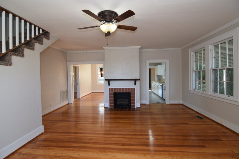 1407 Hickman Road Augusta, GA 30904 - Photo 6 of 42 Living Room