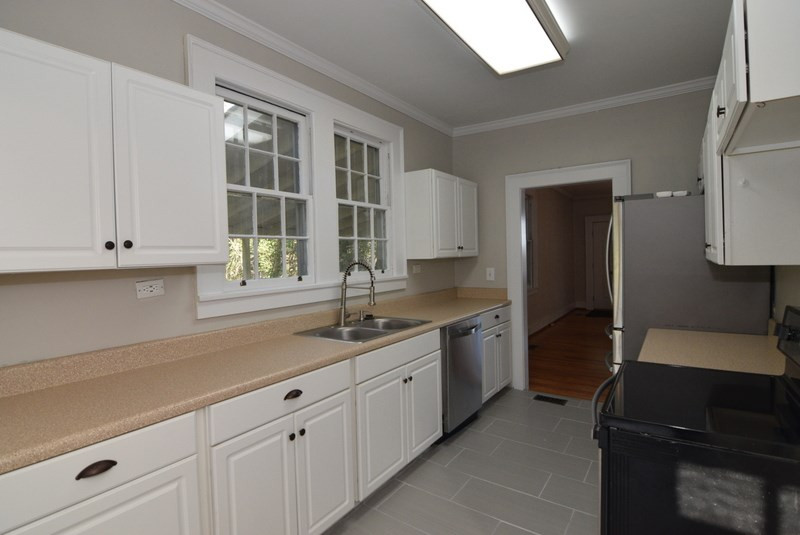 1407 Hickman Road Augusta, GA 30904 - Photo 10 of 42 Kitchen