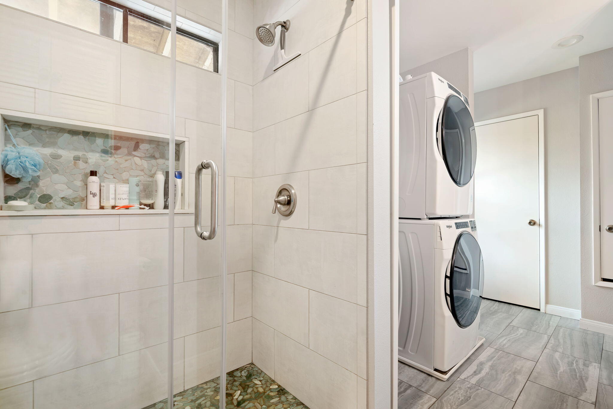 5290 Overpass Road, Unit 21 Santa Barbara, CA 93111 - Photo 15 of 21 16-Shower