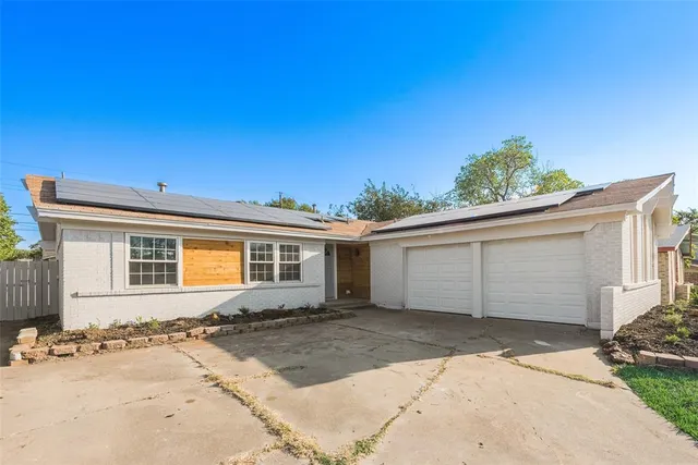 $2,700 | 4117 Spokane Street, Irving, TX 75062