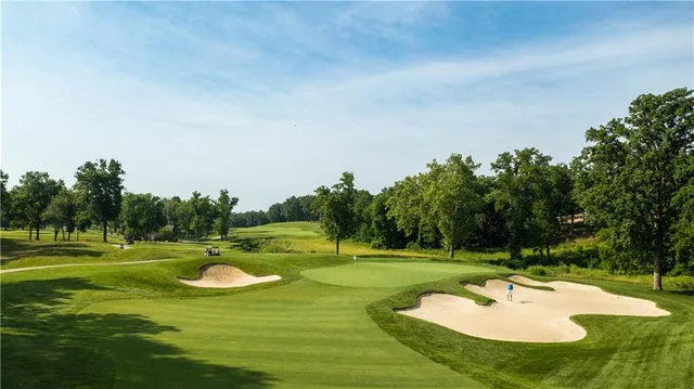 $725,000 | 2175 Oakmont Court, Stilwell, KS 66085