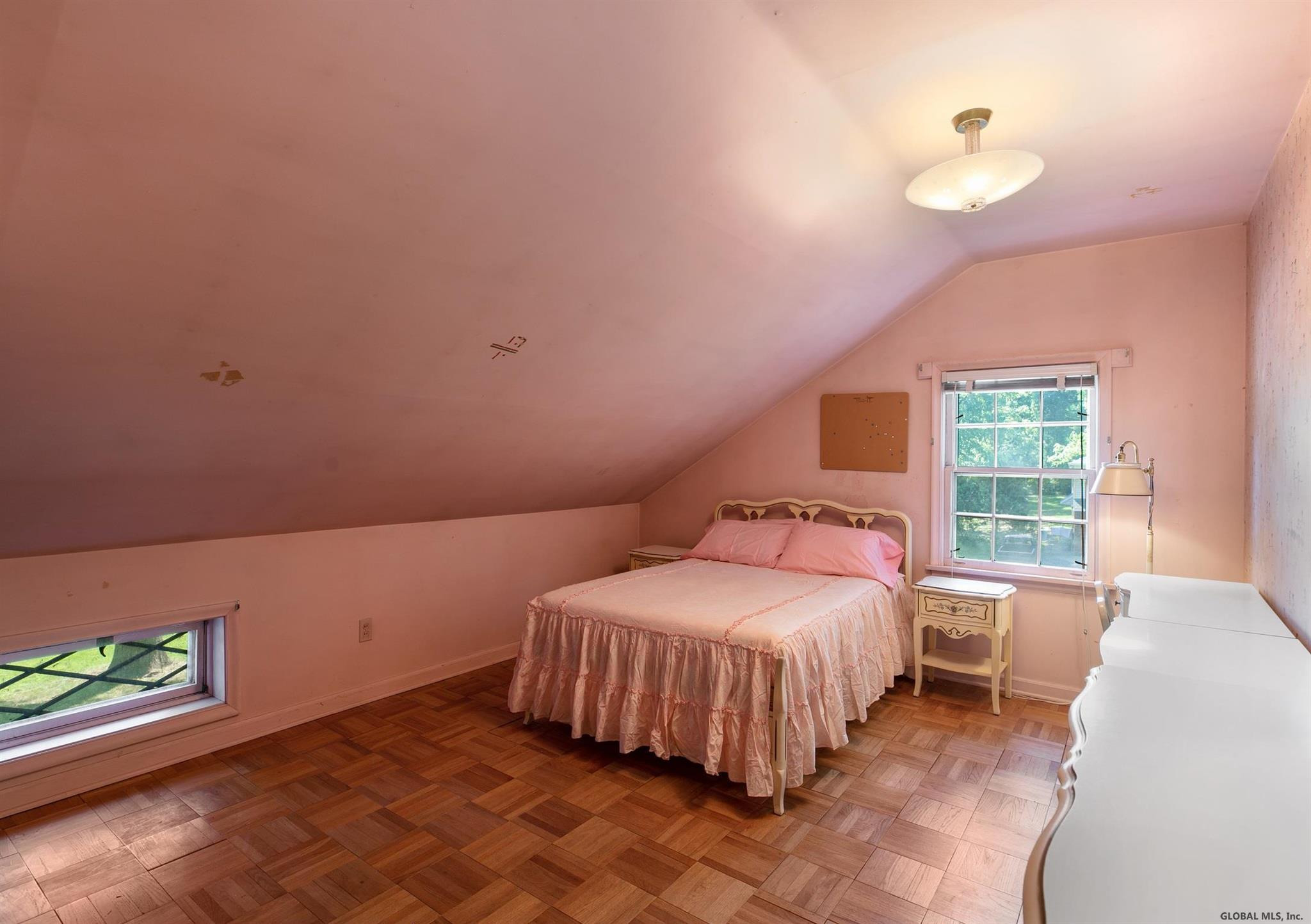 827 Jamaica Road Schenectady, NY 12309 - Photo 24 of 37 Photo 24