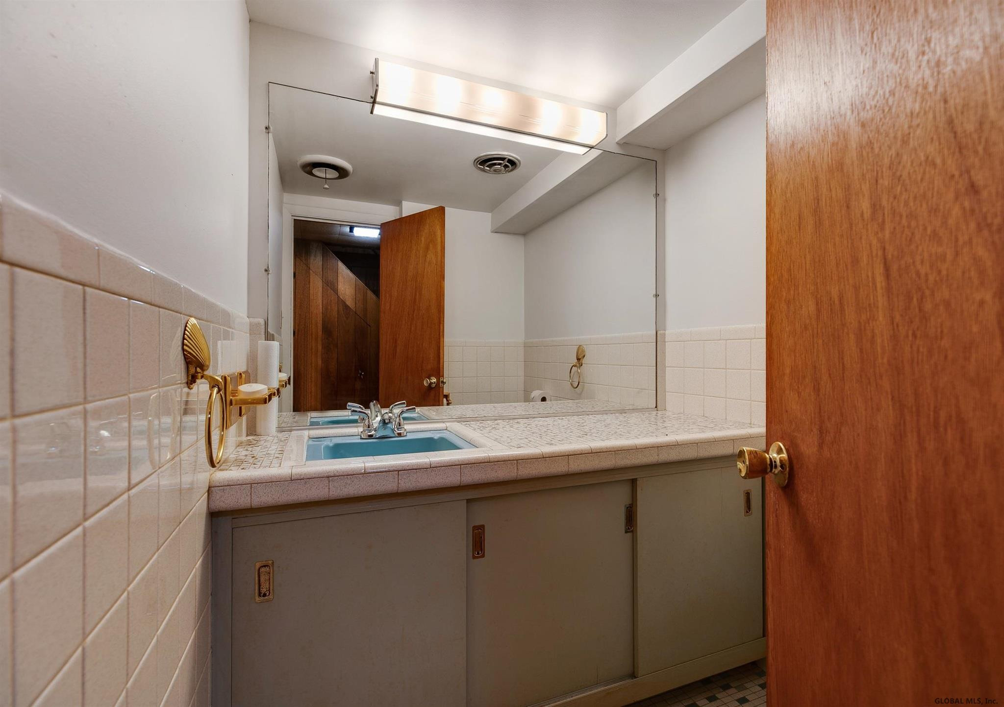 827 Jamaica Road Schenectady, NY 12309 - Photo 32 of 37 Photo 32