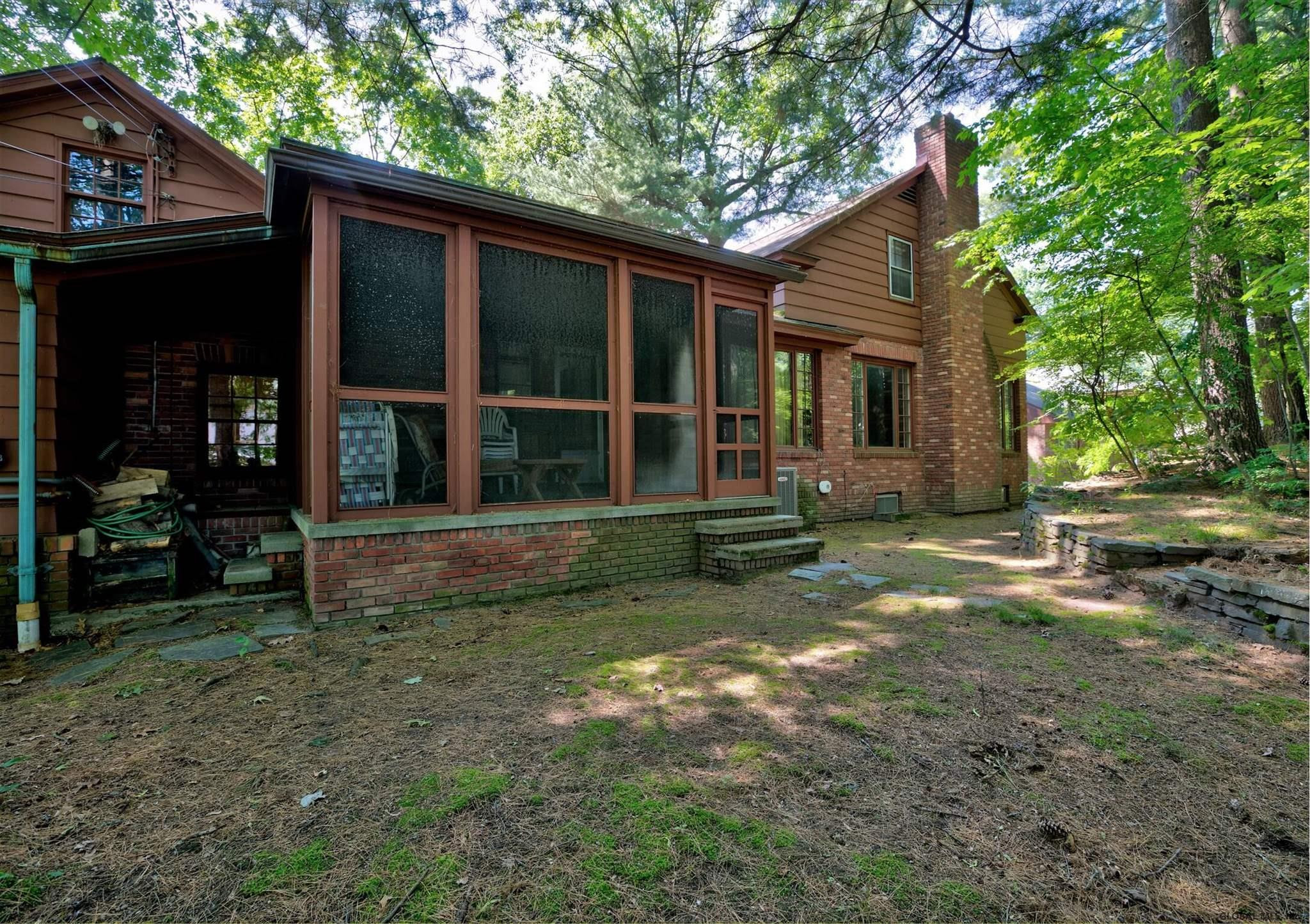 827 Jamaica Road Schenectady, NY 12309 - Photo 34 of 37 Photo 34