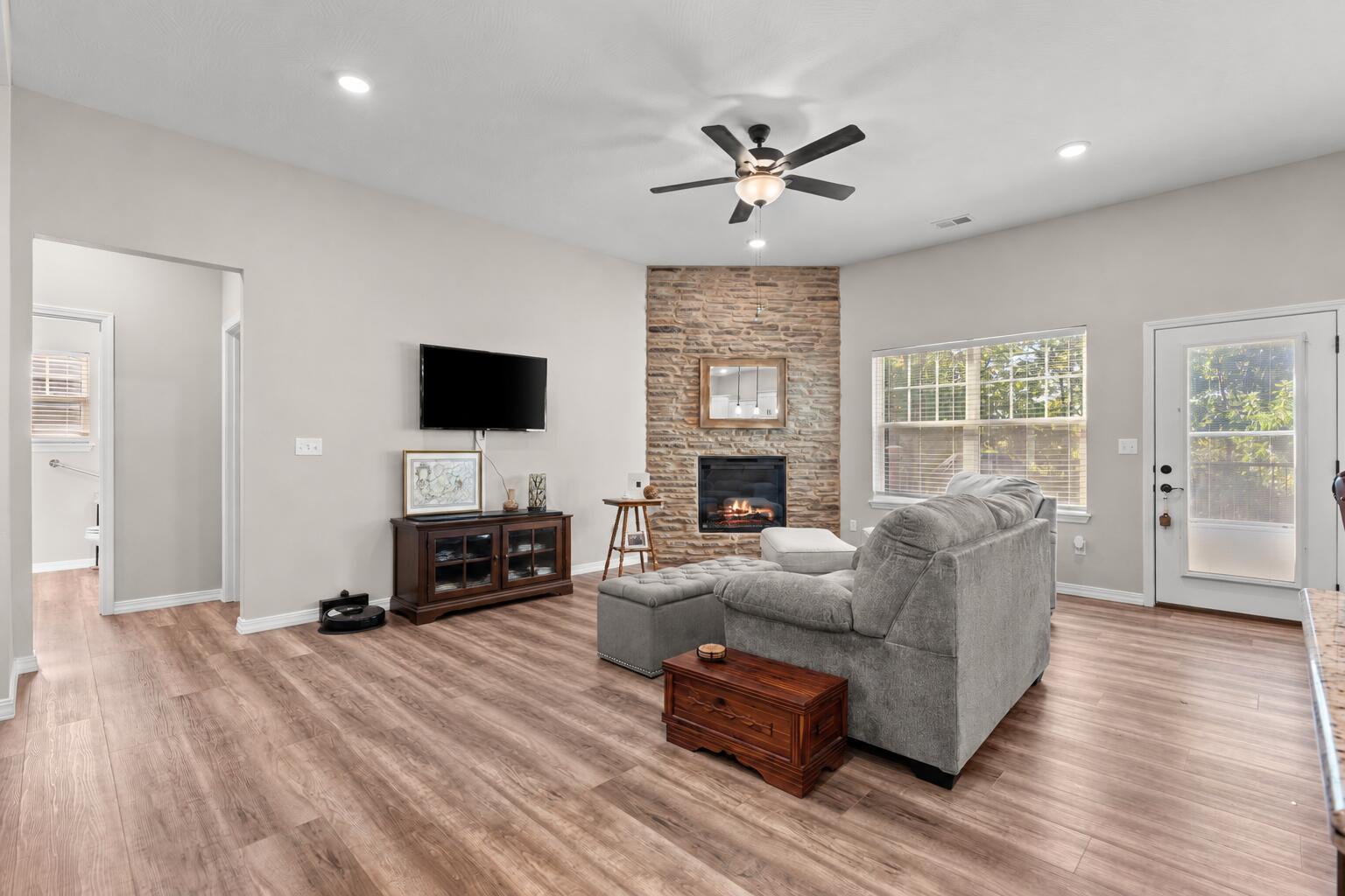 49 East Pine Lane Reeds Spring, MO 65737 - Photo 14 of 68 49-E-Pine-Ln-Home-Reeds-Spring
