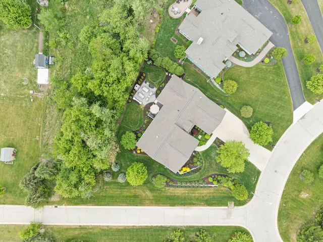 $1,275,000 | 833 Red Hawk Drive, Walworth, WI 53184
