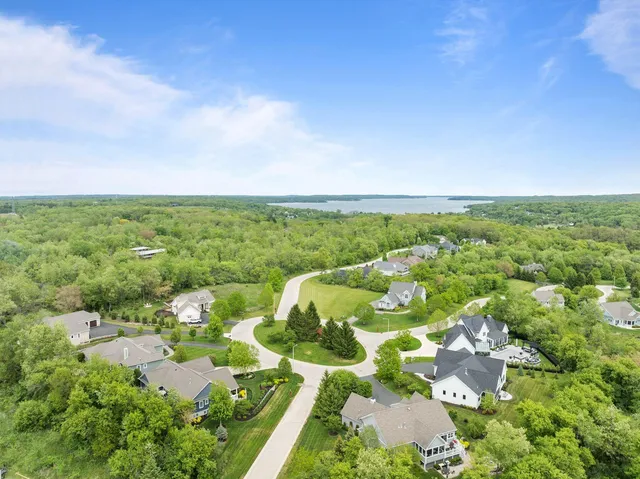 $1,275,000 | 833 Red Hawk Drive, Walworth, WI 53184