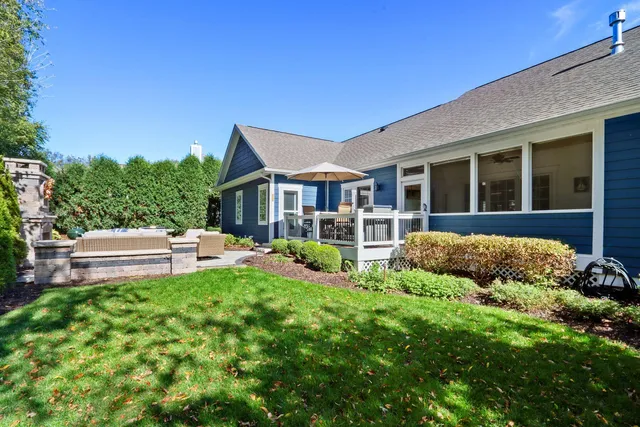 $1,275,000 | 833 Red Hawk Drive, Walworth, WI 53184