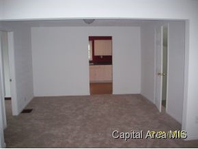 5205 Bates Road New Berlin, IL 62670 - Photo 3 of 10