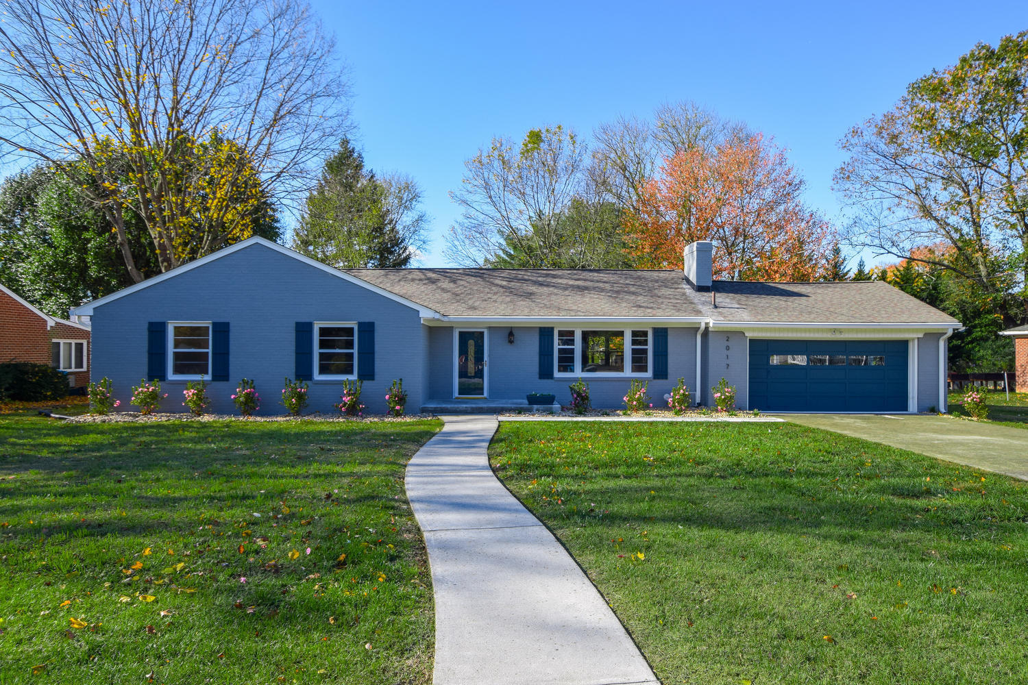 2017 Darlington Road Southwest Roanoke, VA 24018 - Photo 1 of 38 2017 Darlington Rd