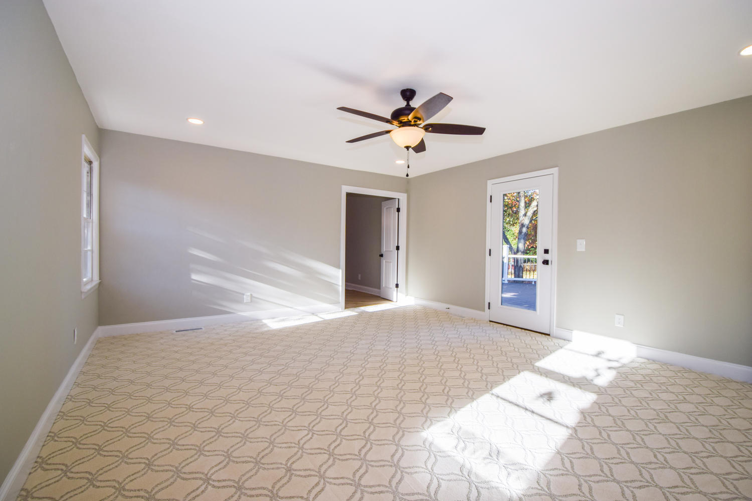2017 Darlington Road Southwest Roanoke, VA 24018 - Photo 12 of 38 2017 Darlington Rd SW Roanoke-large-012-