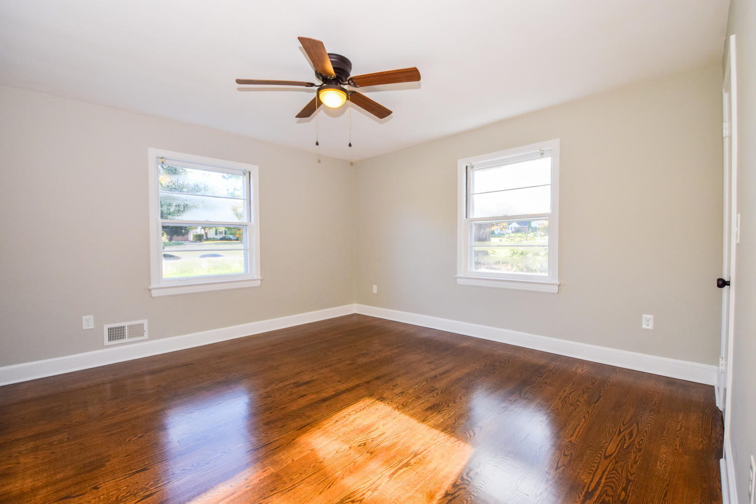 2017 Darlington Road Southwest Roanoke, VA 24018 - Photo 18 of 38 2017 Darlington Rd SW Roanoke-large-018-