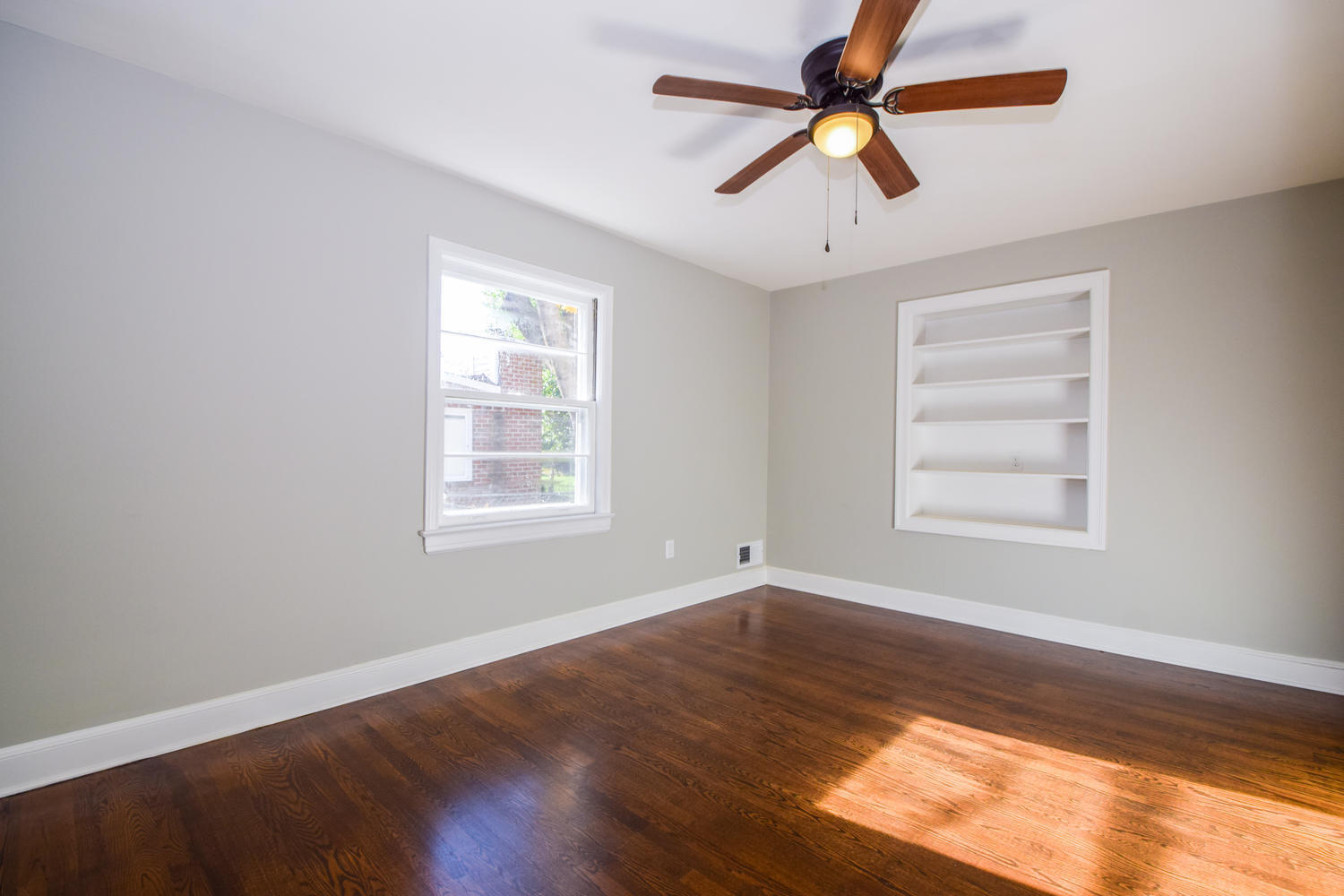 2017 Darlington Road Southwest Roanoke, VA 24018 - Photo 19 of 38 2017 Darlington Rd SW Roanoke-large-019-