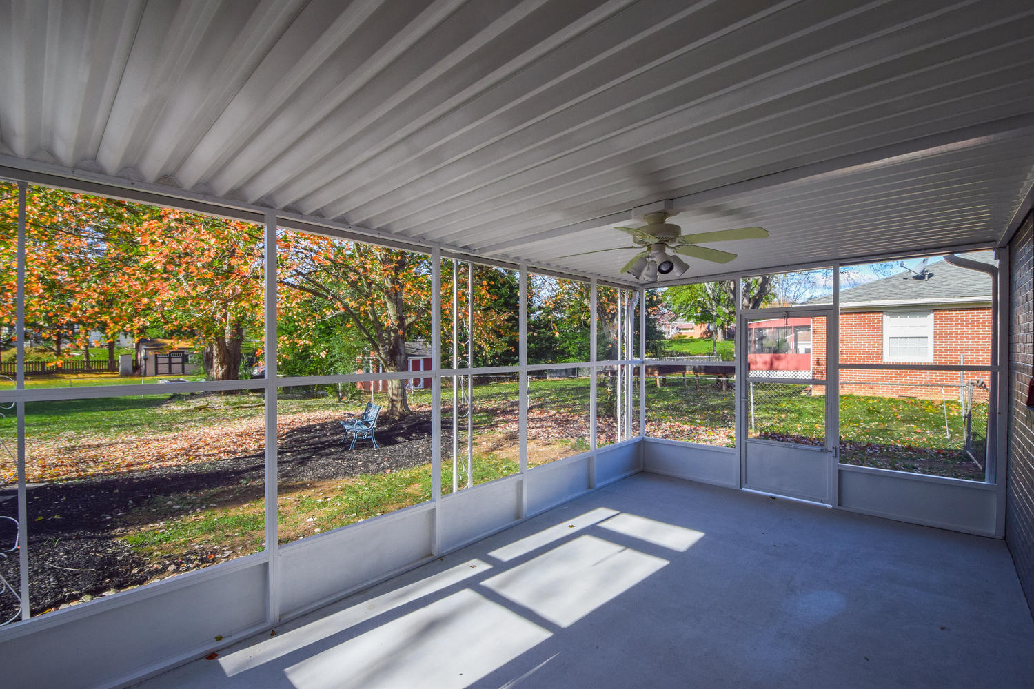 2017 Darlington Road Southwest Roanoke, VA 24018 - Photo 25 of 38 2017 Darlington Rd SW Roanoke-large-025-