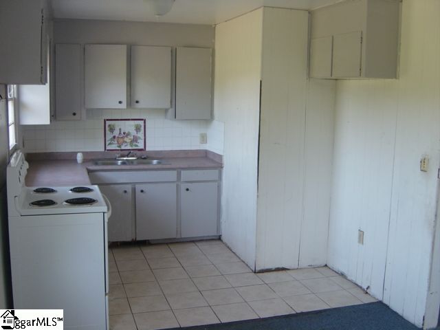 129 Friendly Street Fountain Inn, SC 29644 - Photo 4 of 13 Gallery Image 4