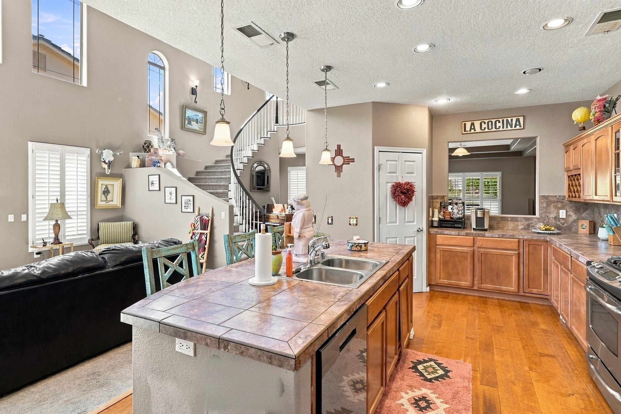 608 3rd Street Northeast Rio Rancho, NM 87124 - Photo 11 of 47 Gallery Image 11