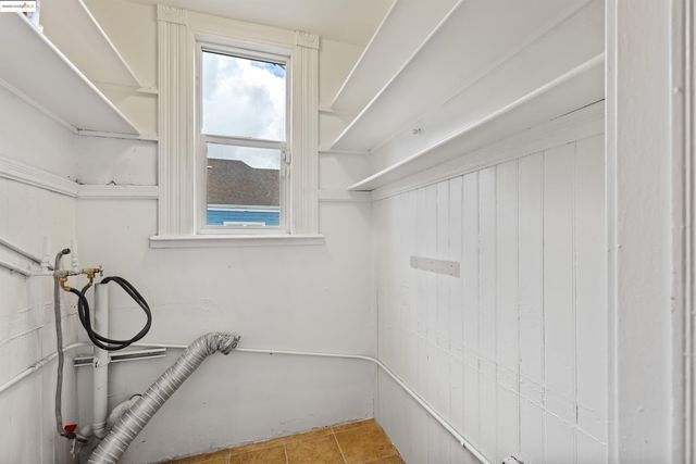 an empty room with window