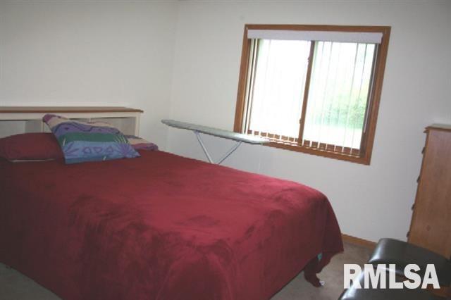 2042 Trader Road Muscatine, IA 52761 - Photo 7 of 10 Gallery Image 7