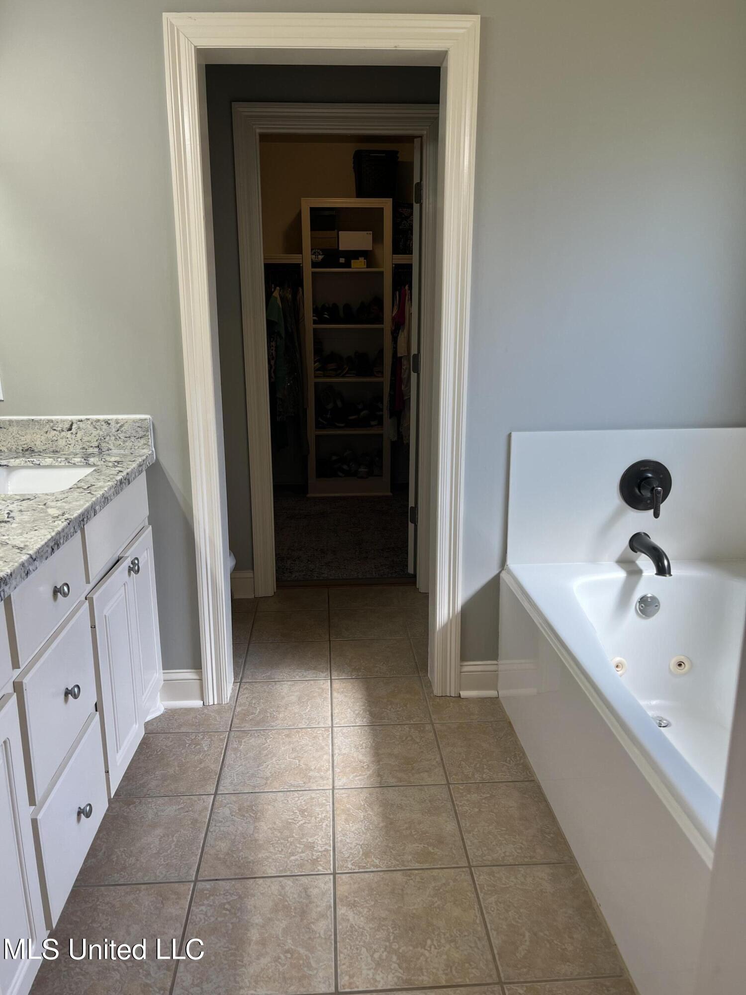 328 Kings Ridge Circle Brandon, MS 39047 - Photo 15 of 17 IMG_1200
