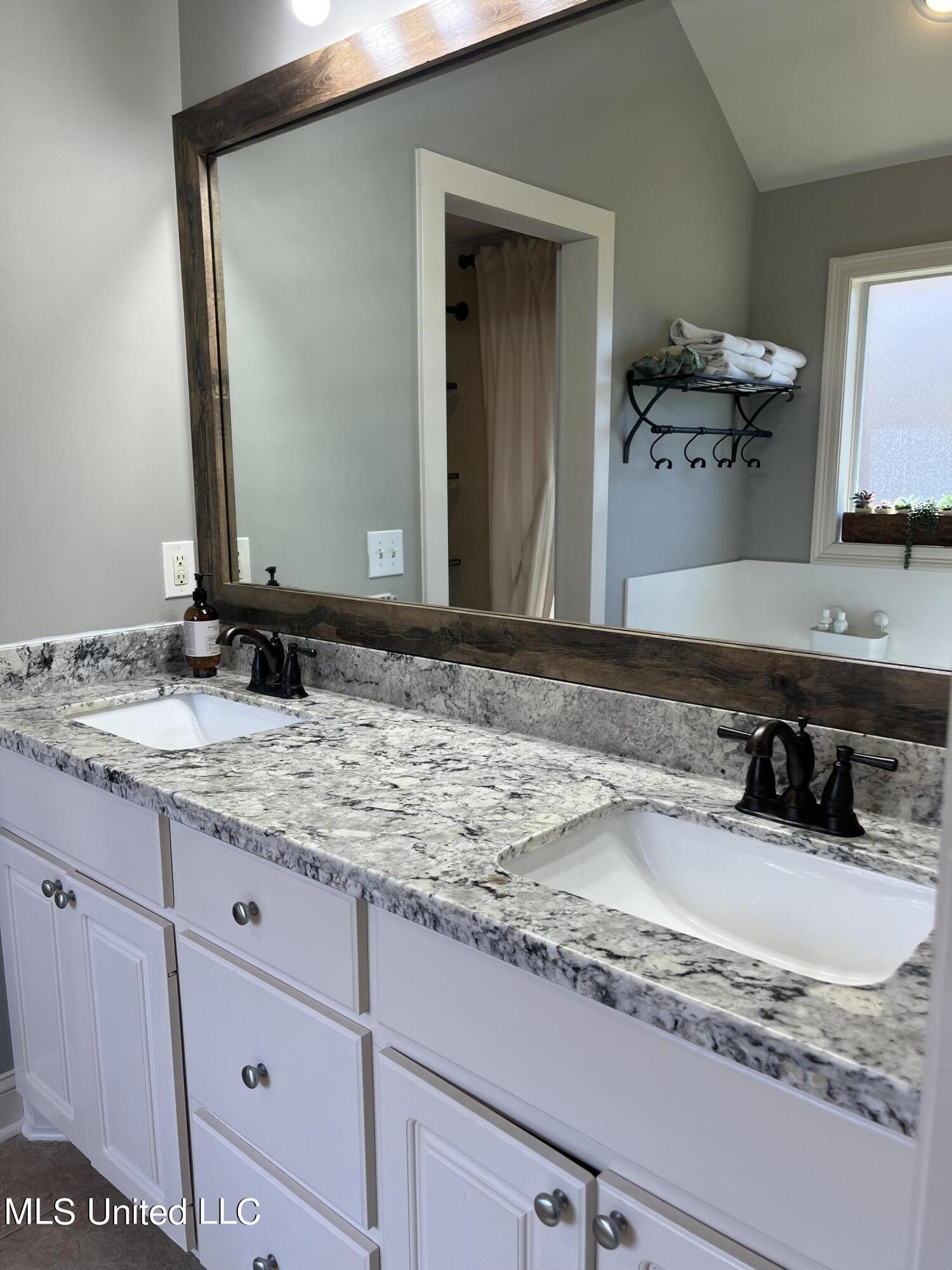 328 Kings Ridge Circle Brandon, MS 39047 - Photo 16 of 17 IMG_1202