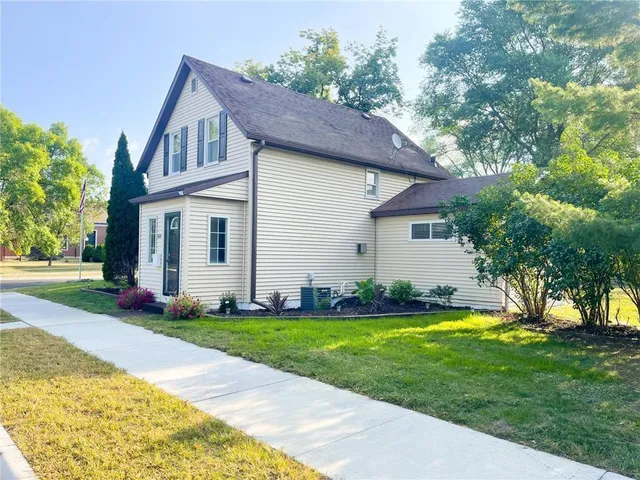 $230,000 | 401 4th Street Southeast, Little Falls, MN 56345