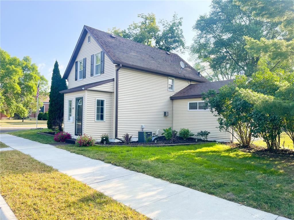 401 4th Street Southeast Little Falls, MN 56345 - Photo 8 of 29