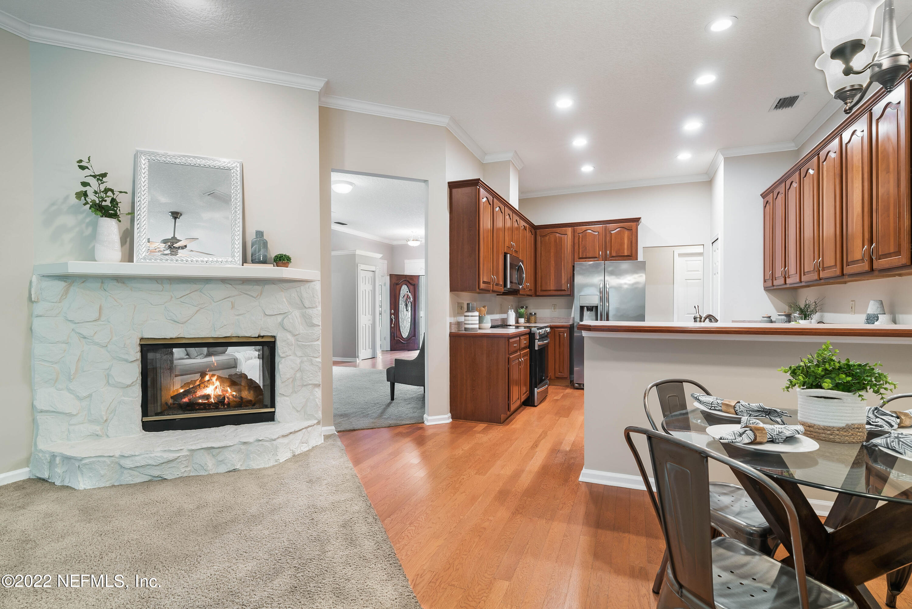 7010 Tonga Drive Jacksonville, FL 32216 - Photo 6 of 26 Family Room & Kitchen