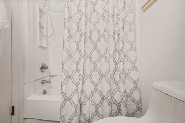 $396,532 | 300 Yacht Club Drive, Unit 18, Niceville, FL 32578