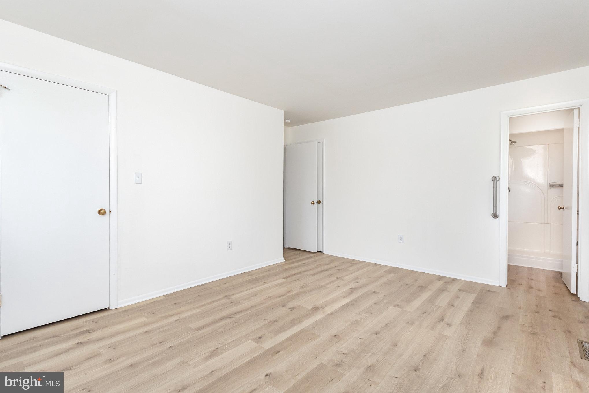 4216 High Ridge Road Haymarket, VA 20169 - Photo 13 of 34 Owners bedroom with private bath