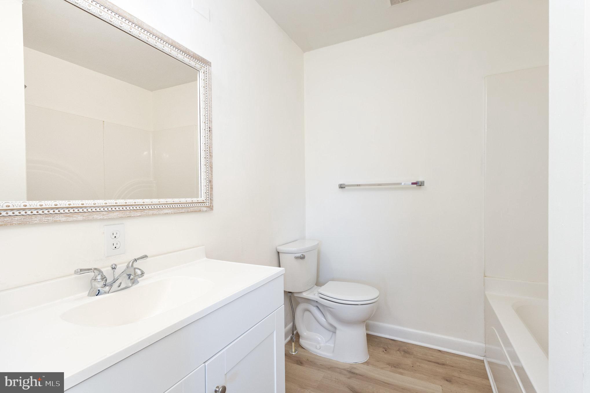 4216 High Ridge Road Haymarket, VA 20169 - Photo 16 of 34 Main level hall bath