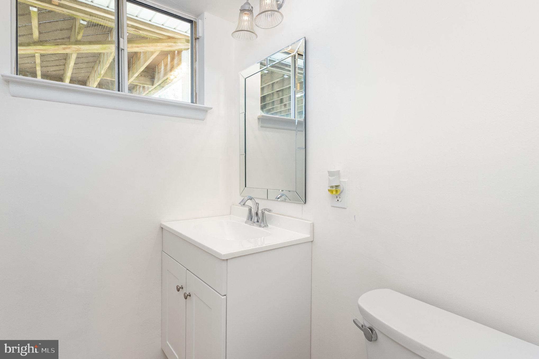 4216 High Ridge Road Haymarket, VA 20169 - Photo 23 of 34 LL half bath