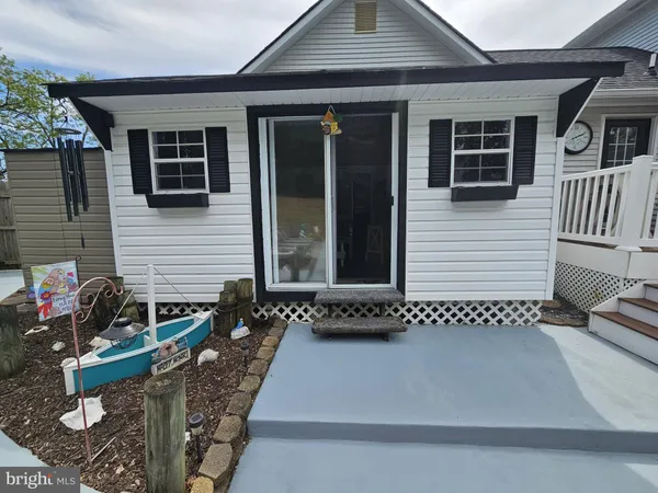 $825,000 | 3321 Smithville Drive, Dunkirk, MD 20754