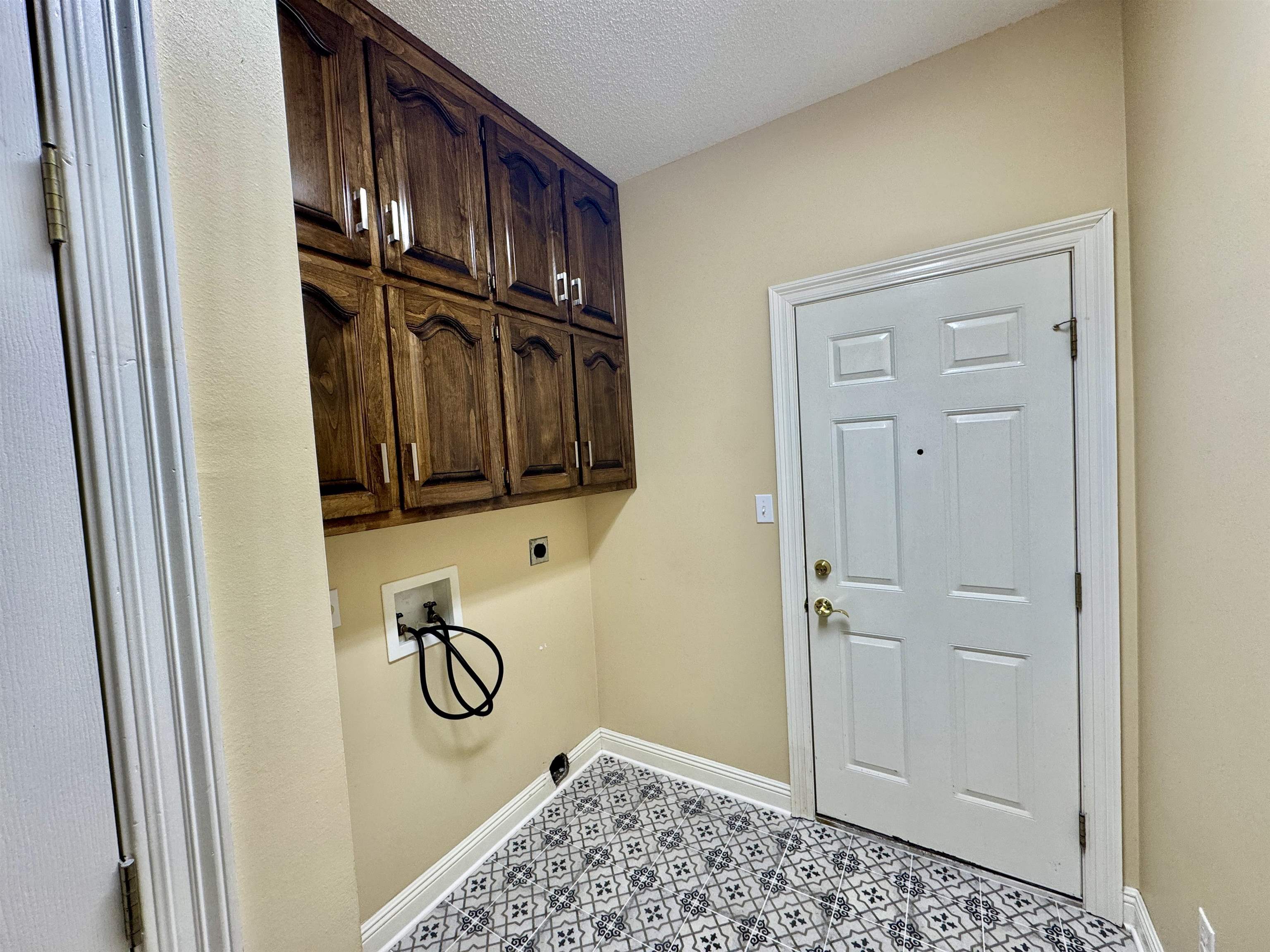 911 Mixon Avenue Bay Minette, AL 36507 - Photo 7 of 32 Laundry