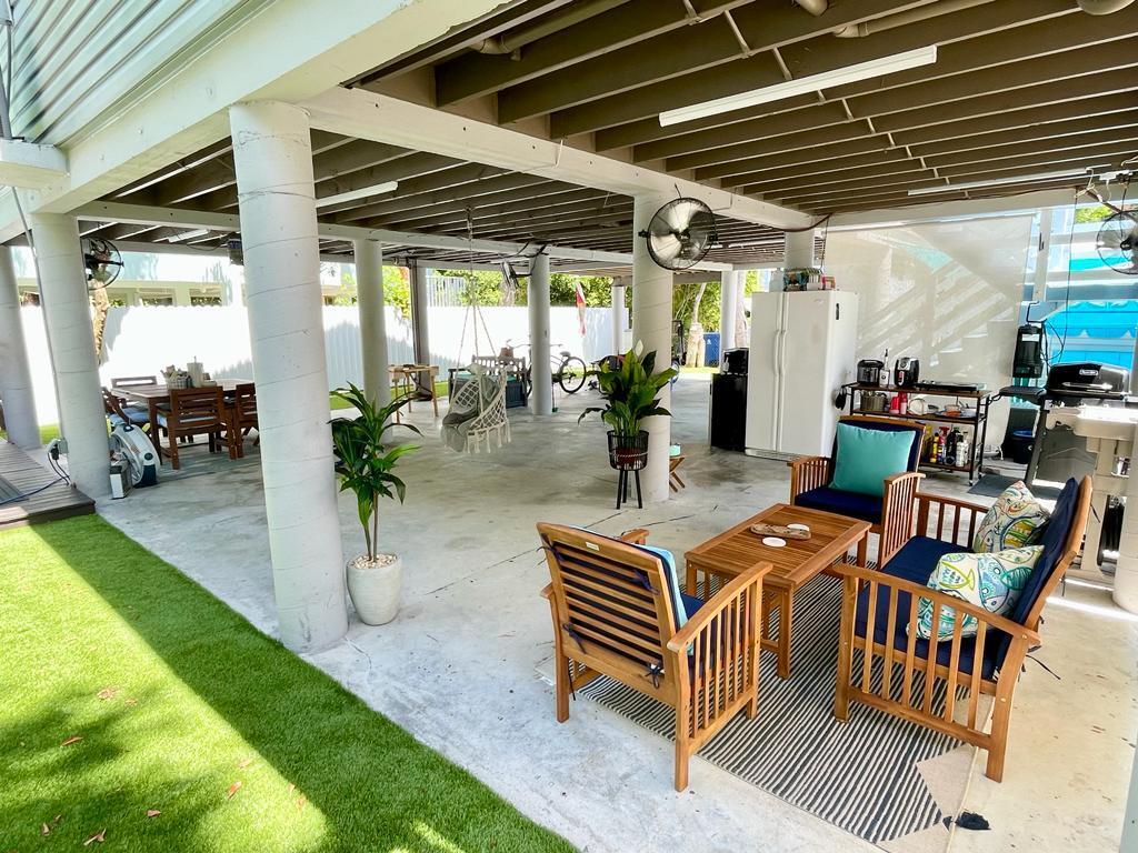 239 Lignumvitae Drive Key Largo, FL 33037 - Photo 4 of 22 PHOTO-2023-08-06-13-58-28