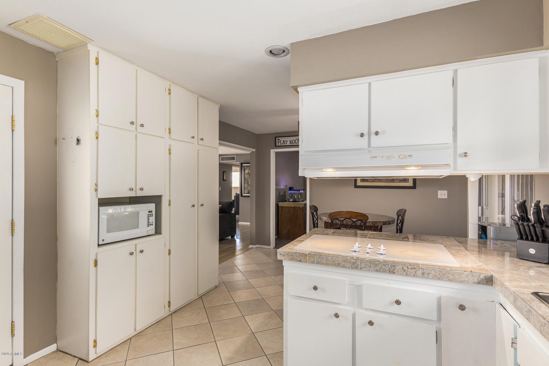 5326 Covina Road Mesa, AZ 85205 - Photo 10 of 29 Kitchen