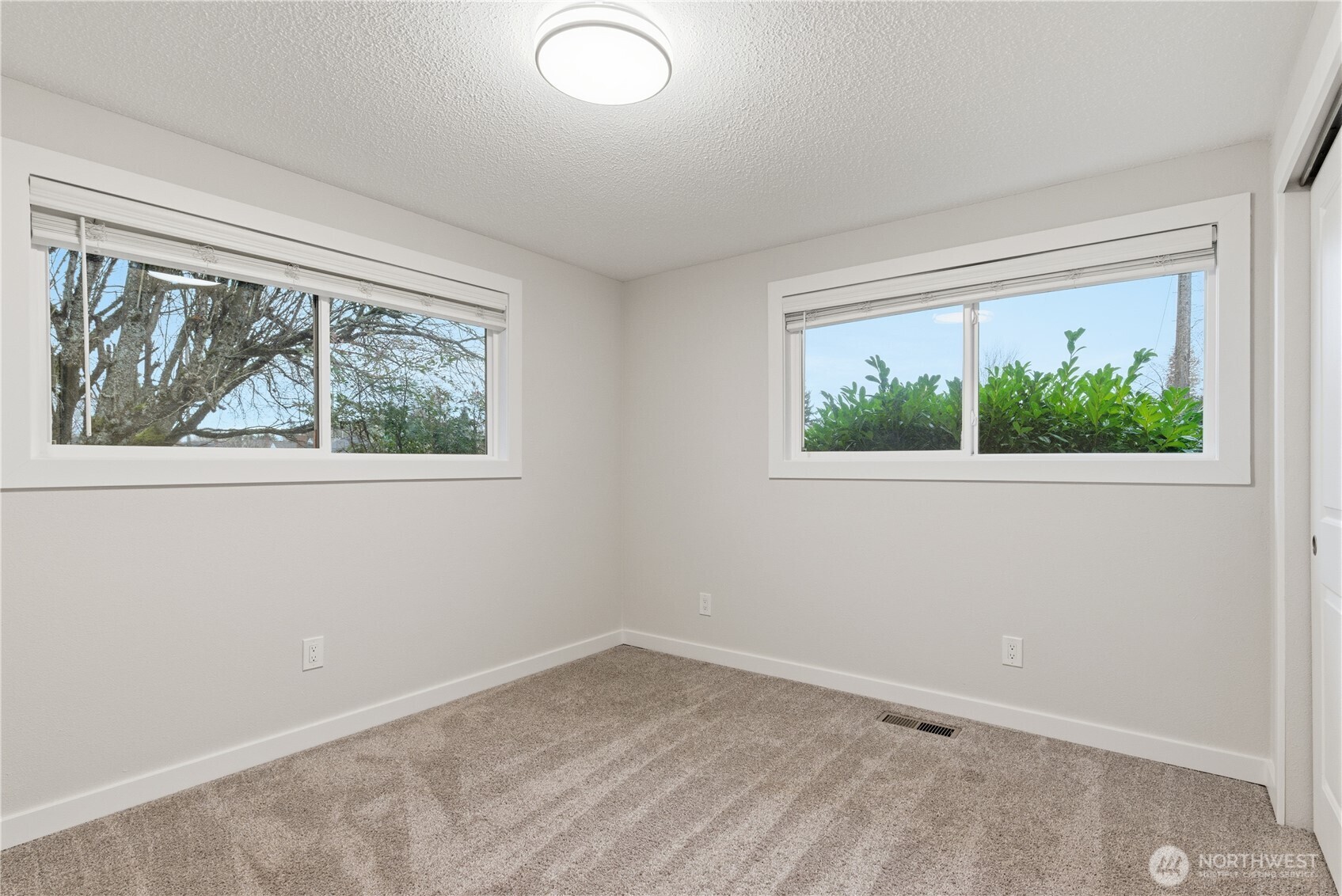 6014 South D Street Tacoma, WA 98408 - Photo 15 of 33