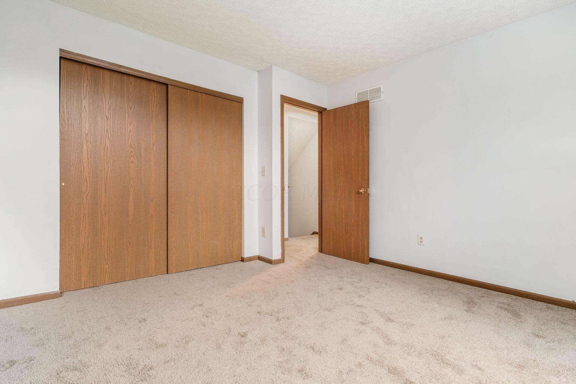 2888 Ambarwent Road Reynoldsburg, OH 43068 - Photo 23 of 29 Guest bedroom 2