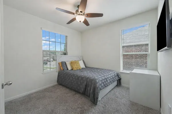 $325,000 | 909 South 1st Street, Sanger, TX 76266