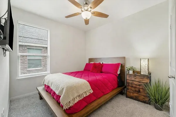 $325,000 | 909 South 1st Street, Sanger, TX 76266