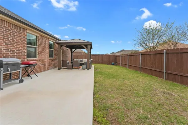 $325,000 | 909 South 1st Street, Sanger, TX 76266