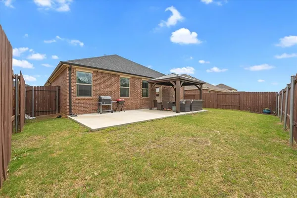 $325,000 | 909 South 1st Street, Sanger, TX 76266
